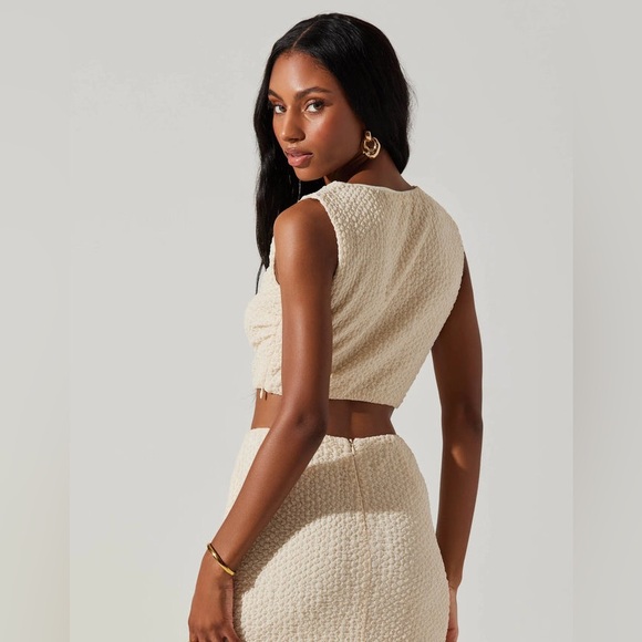 ASTR The Label Keely Top - Picture 2 of 4